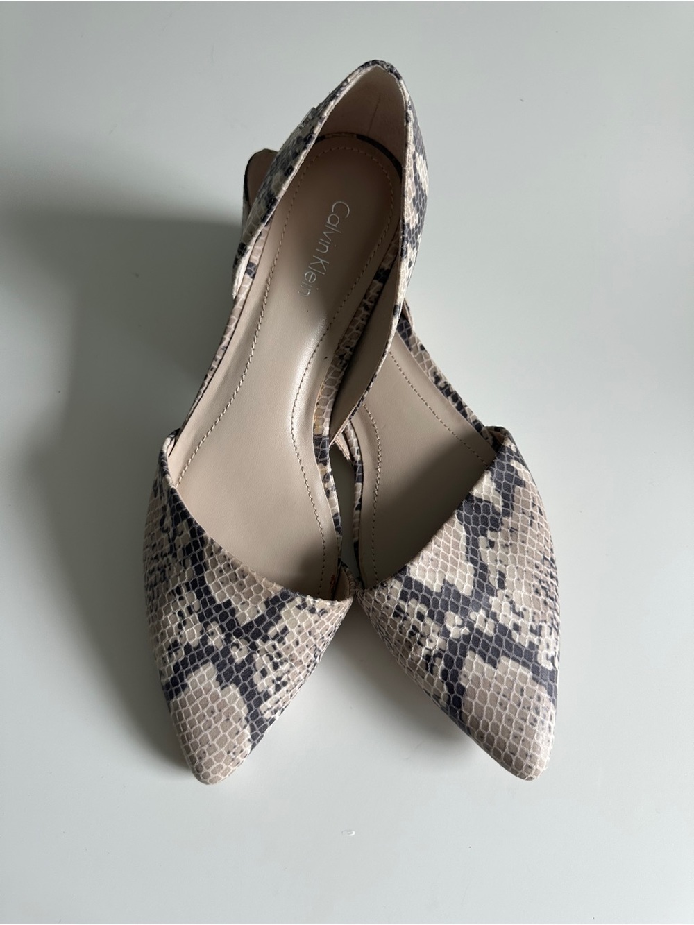 Calvin Klein Pointed Toa Flats in a Chic Beige and Grey Snake-print Design Size7